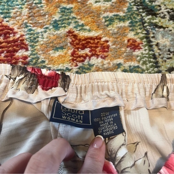 Vintage Laura Scott floral two piece button down shirt with matching skirt - Picture 6 of 10